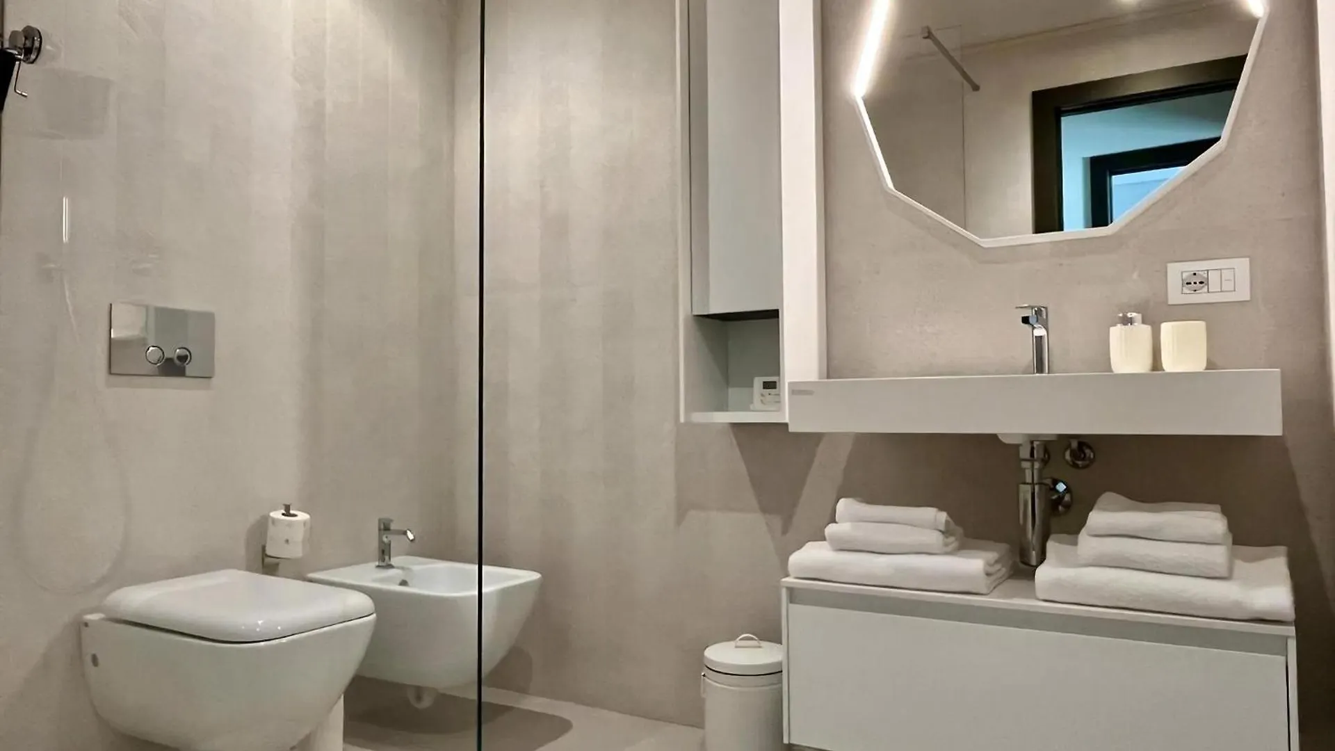 Apartment Cicerone Wohnung Bergamo Italy